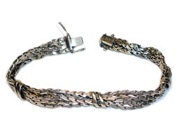 Low Karat Mid Weight Link Bracelet